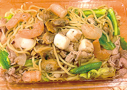 十勝産食材がごっそり入った塩焼きそば
