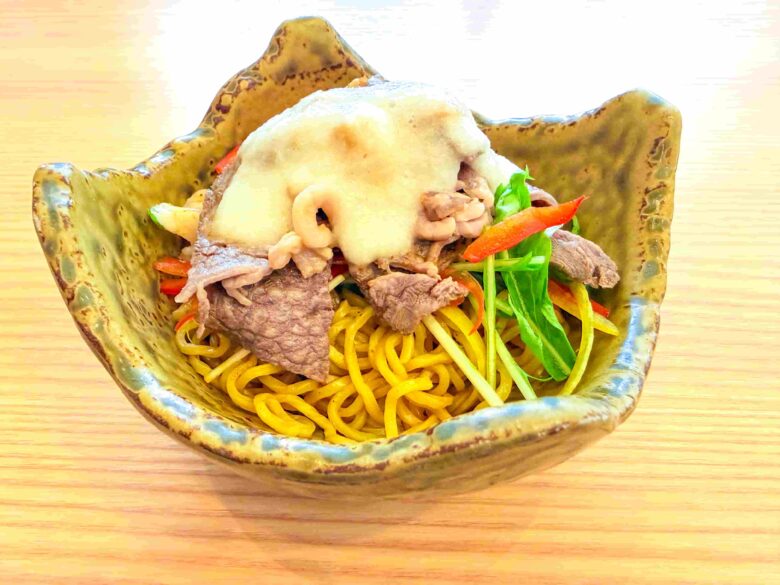 痺れ香る十勝川西長いもと十勝産牛リブロースのスパイス冷麺